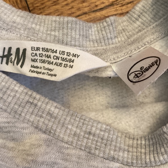 H&M Girls Mickey Mouse Christmas Sweatshirt! Like New! 12-14Y - Picture 5 of 5